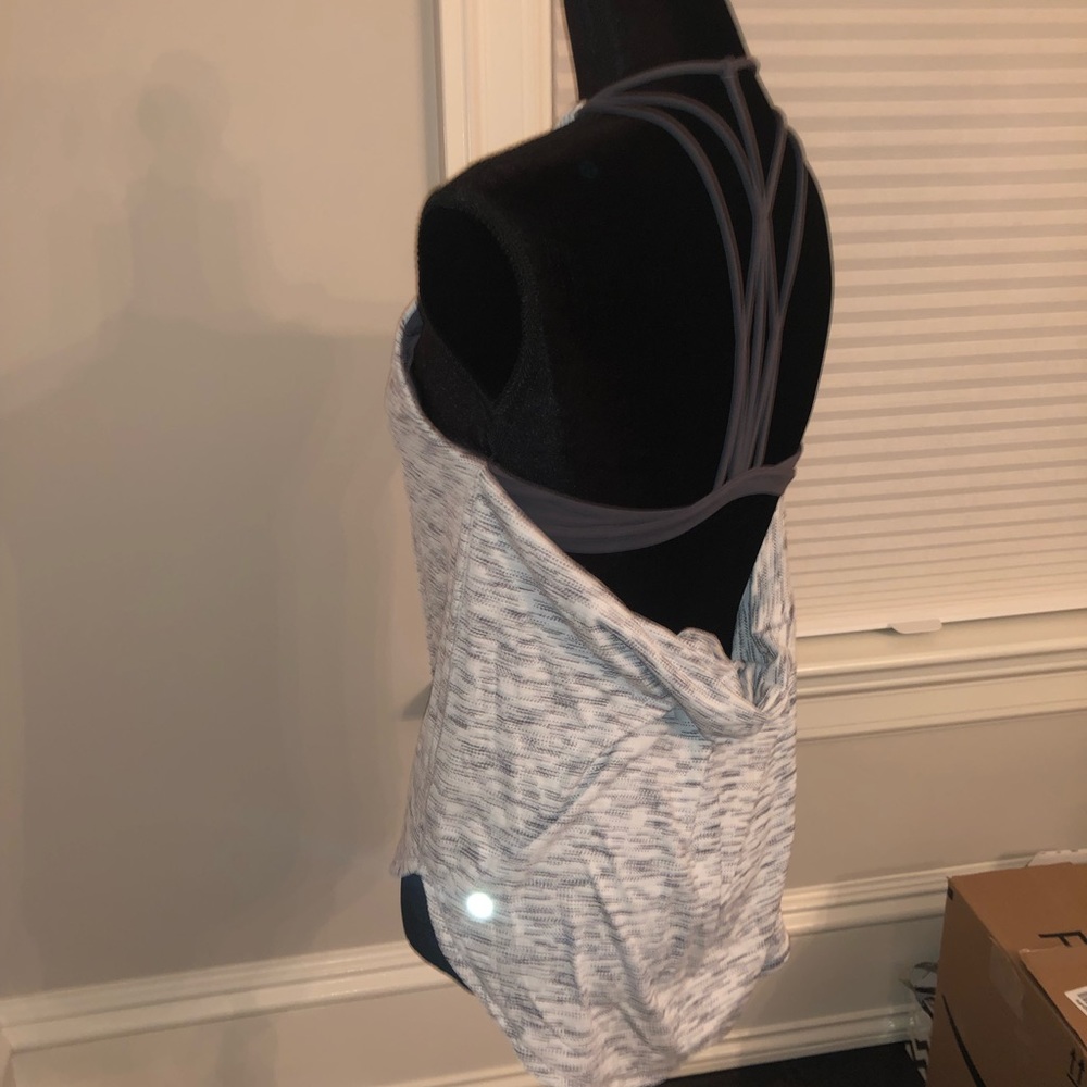 NWOT Lululemon “Knot your typical tank” Size 8